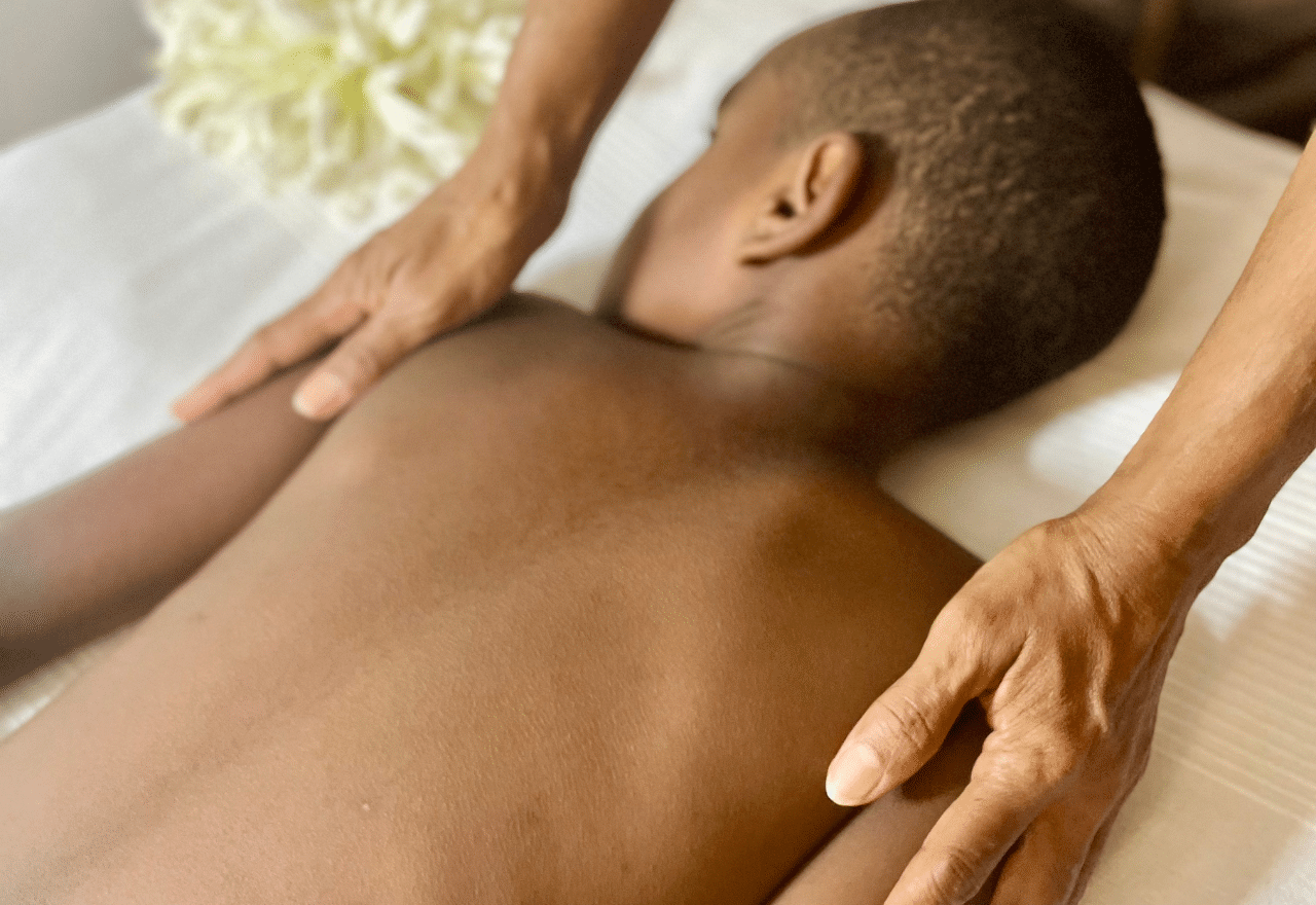 Massage Ti Manmay Soin Enfant et Ados Karasoï Institut Beauté Bien-être Didier Fort-de-France Martinique